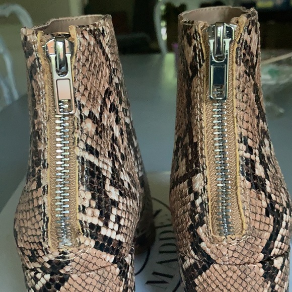 New in box women’s Steve Madden Julianne Boots size 6.5 - Picture 5 of 12